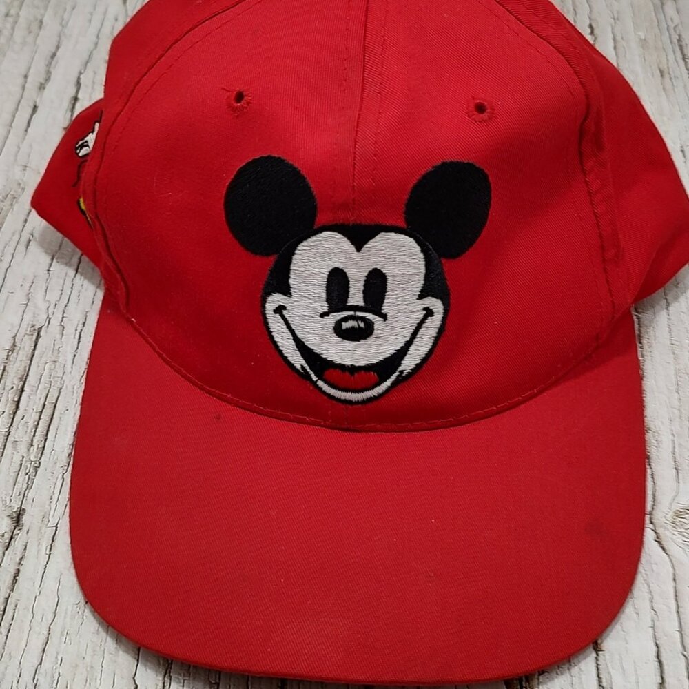 MICKEY  SNAPBACK RED HAT